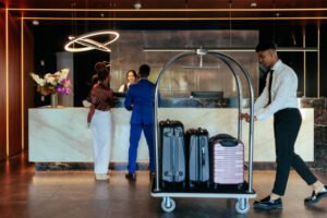 Front desk hotel worker jobs in UK 