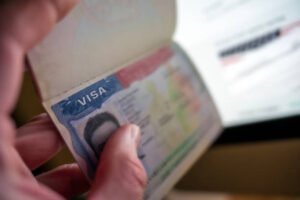 Top 20 Ways to Relocate to the USA with $25K Visa Sponsorship 