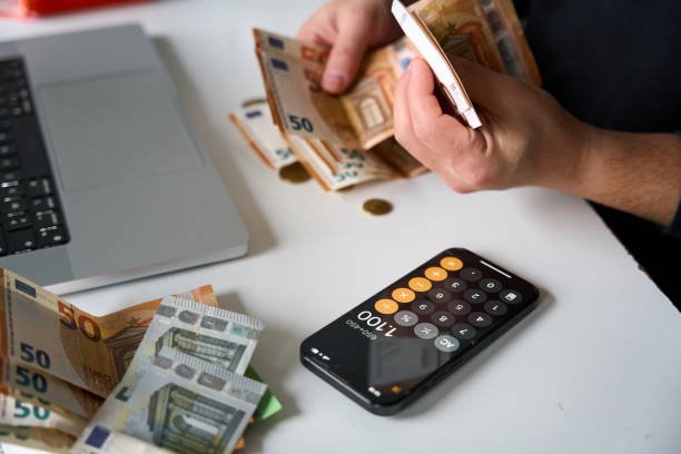 Comparative Analysis of Working in the UK vs Working in the EU and Working in the Netherlands Working in the UK vs Working in the EU and Working in the Netherlands